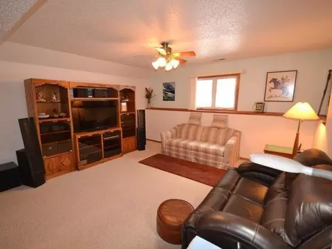313 Brandon Dr E, Bismarck, ND 58503 photo 19