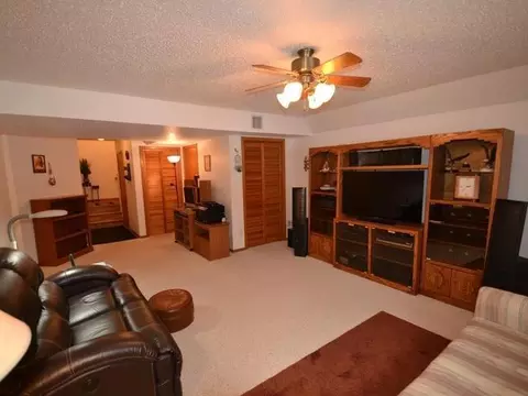 313 Brandon Dr E, Bismarck, ND 58503 photo 20