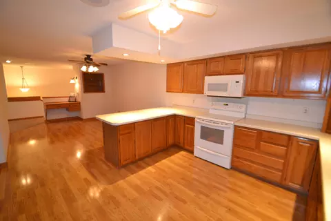 313 Brandon Dr E, Bismarck, ND 58503 photo 7