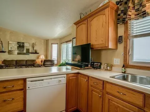 7312 Alpine Ln, Bismarck, ND 58503 photo 8
