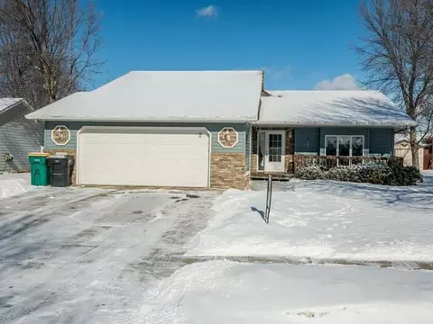 222 Stuttgart Dr, Bismarck, ND 58504 photo 1