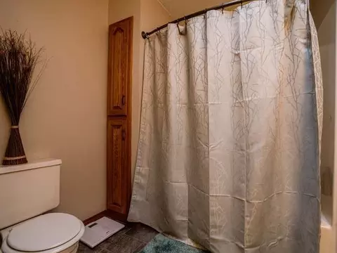 222 Stuttgart Dr, Bismarck, ND 58504 photo 17