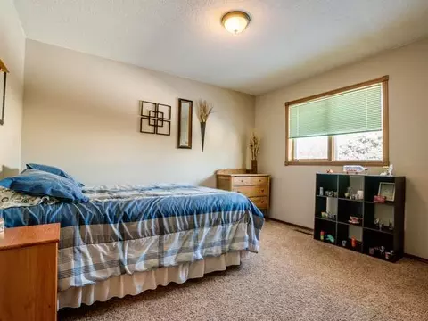 222 Stuttgart Dr, Bismarck, ND 58504 photo 19