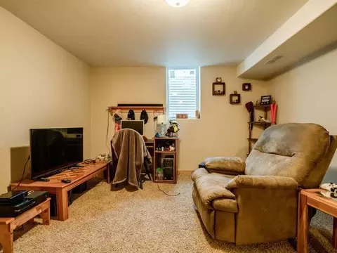 222 Stuttgart Dr, Bismarck, ND 58504 photo 22