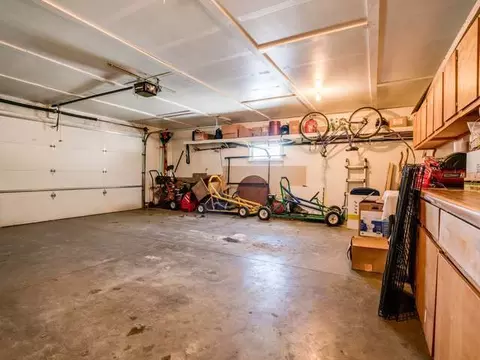 222 Stuttgart Dr, Bismarck, ND 58504 photo 4