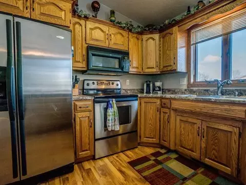 222 Stuttgart Dr, Bismarck, ND 58504 photo 11