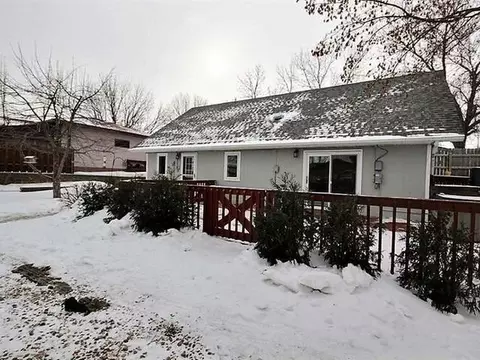 1616 12 Ave SE, Mandan, ND 58554 photo 1