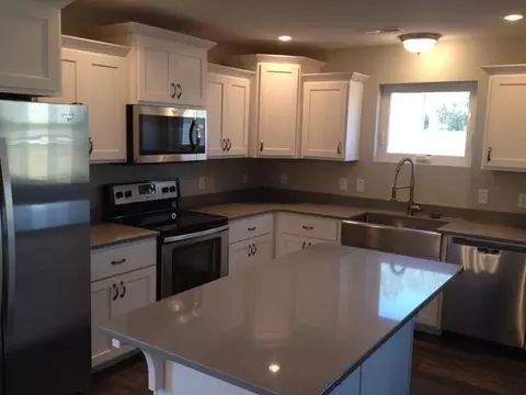 4118 Huron Dr, Bismarck, ND 58503 photo 4