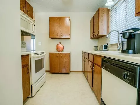 80 Custer Dr, Lincoln, ND 58504 photo 7