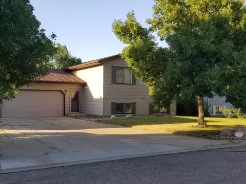80 Custer Dr, Lincoln, ND 58504 photo 1