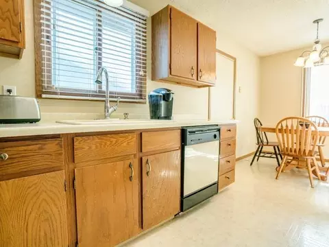 80 Custer Dr, Lincoln, ND 58504 photo 8