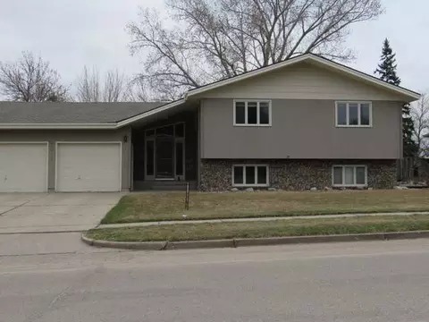 2515 Boulevard Ave E, Bismarck, ND 58501 photo 1