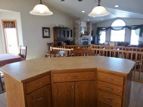 7455 Brook Loop, Bismarck, ND 58503 photo 5