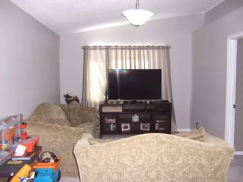 147 Lorrain Dr, Bismarck, ND 58503 photo 2