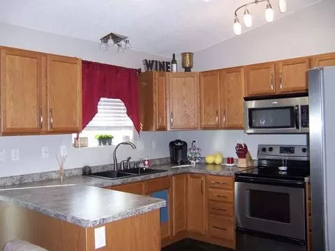 147 Lorrain Dr, Bismarck, ND 58503 photo 20
