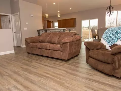 2401 Macedonia Ave SE, Mandan, ND 58554 photo 5
