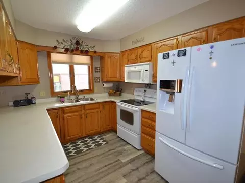 1952 Capitol Ave E, Bismarck, ND 58501 photo 10