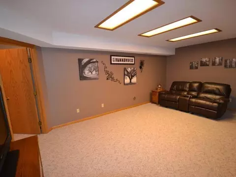 1952 Capitol Ave E, Bismarck, ND 58501 photo 17