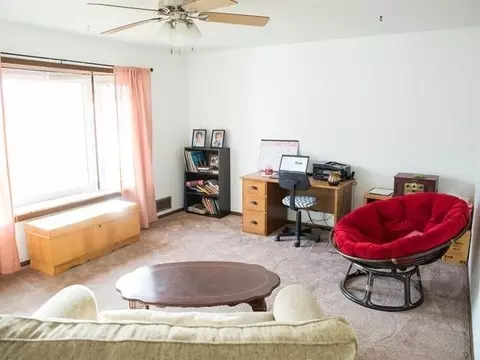 412 Meadow Ln, Bismarck, ND 58504 photo 2