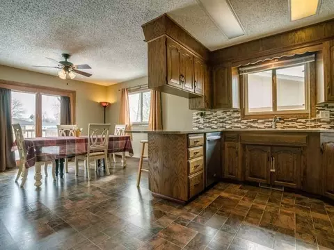 806 4th Ave NE, Mandan, ND 58554 photo 8
