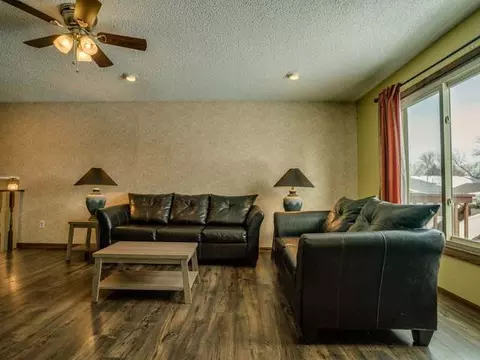 806 4th Ave NE, Mandan, ND 58554 photo 6