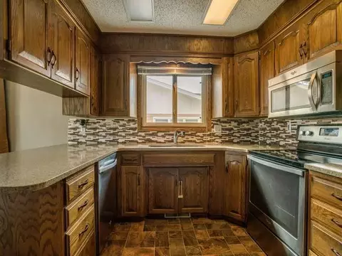 806 4th Ave NE, Mandan, ND 58554 photo 9