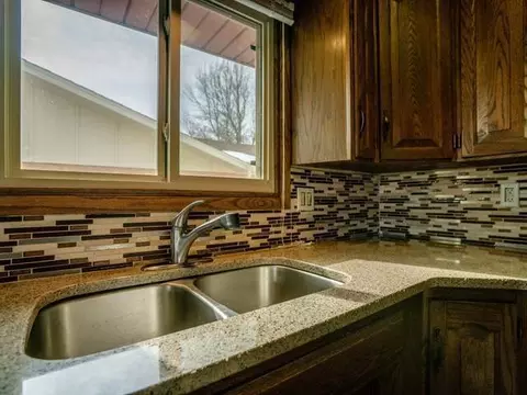 806 4th Ave NE, Mandan, ND 58554 photo 12