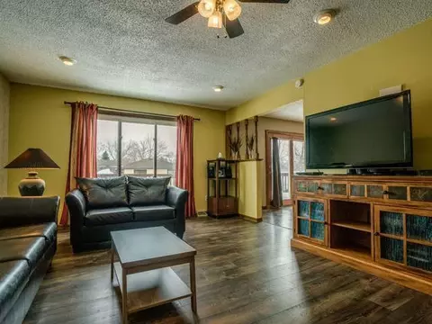 806 4th Ave NE, Mandan, ND 58554 photo 5