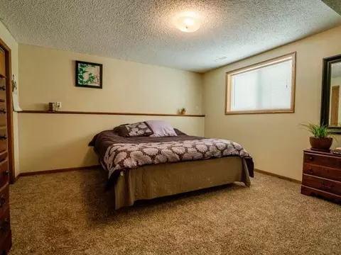 806 4th Ave NE, Mandan, ND 58554 photo 25