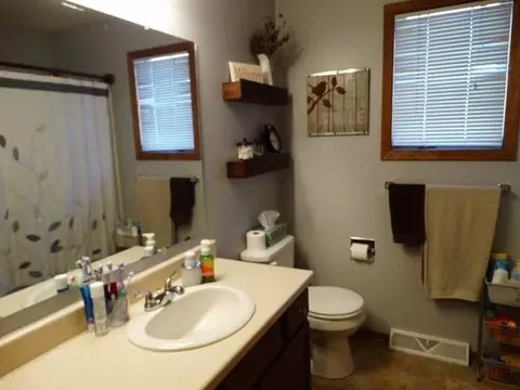 106 Wachter Ave E, Bismarck, ND 58504 photo 13