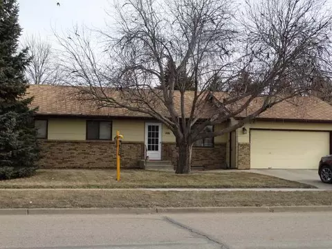 106 Wachter Ave E, Bismarck, ND 58504 photo 1