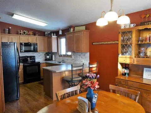 106 Wachter Ave E, Bismarck, ND 58504 photo 7