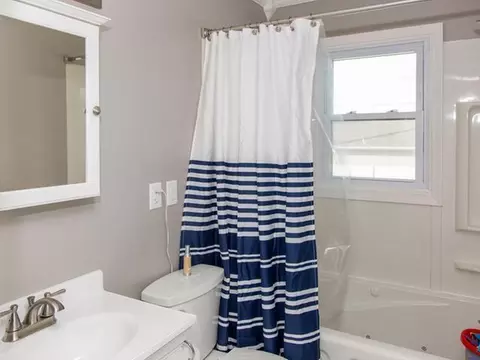 208 Division St NW, Mandan, ND 58554 photo 21