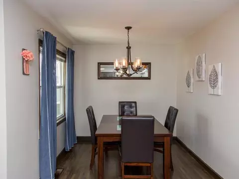 208 Division St NW, Mandan, ND 58554 photo 9
