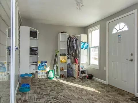 208 Division St NW, Mandan, ND 58554 photo 3