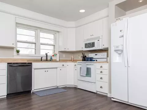 208 Division St NW, Mandan, ND 58554 photo 12