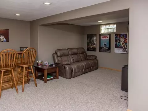 208 Division St NW, Mandan, ND 58554 photo 22