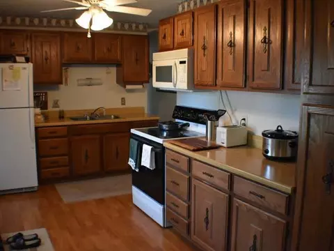 434 Sunset Pl, Bismarck, ND 58504 photo 2