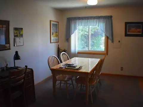 434 Sunset Pl, Bismarck, ND 58504 photo 4