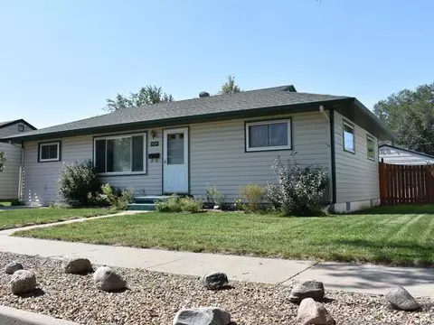 434 Sunset Pl, Bismarck, ND 58504 photo 1