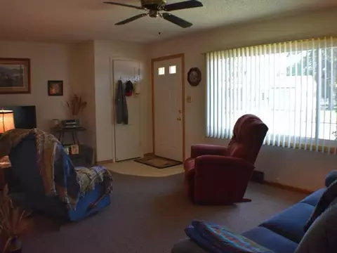 434 Sunset Pl, Bismarck, ND 58504 photo 3