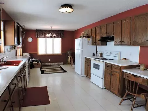 720 8th Ave NE, Mandan, ND 58554 photo 5