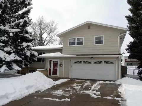 1220 E Coulee Rd, Bismarck, ND 58501 photo 1