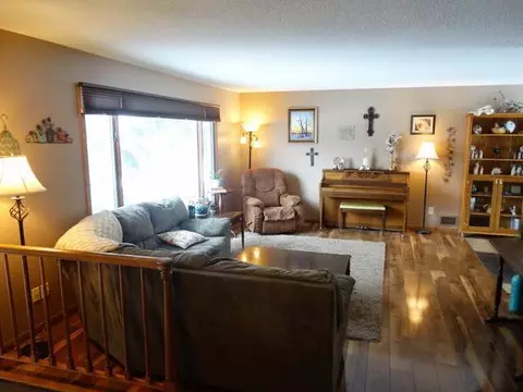 1220 E Coulee Rd, Bismarck, ND 58501 photo 3