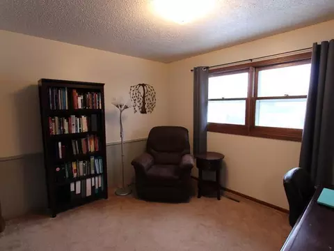 725 Wachter Ave E, Bismarck, ND 58503 photo 12