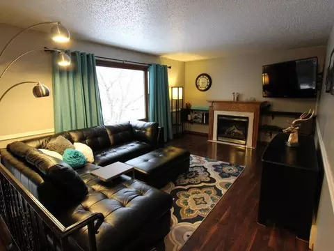 725 Wachter Ave E, Bismarck, ND 58503 photo 2