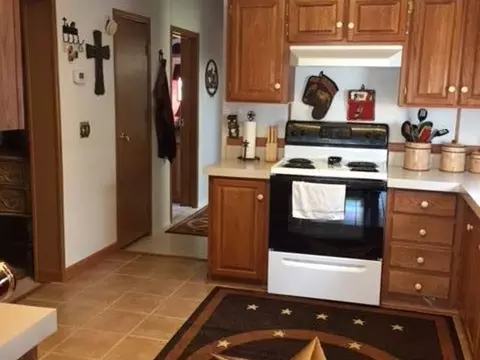 215 Deer St E, Mandan, ND 58554 photo 7