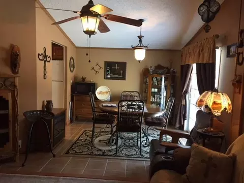 215 Deer St E, Mandan, ND 58554 photo 6