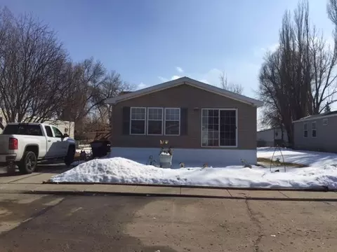 215 Deer St E, Mandan, ND 58554 photo 3