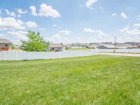 5501 Yukon Dr, Bismarck, ND 58503 photo 34